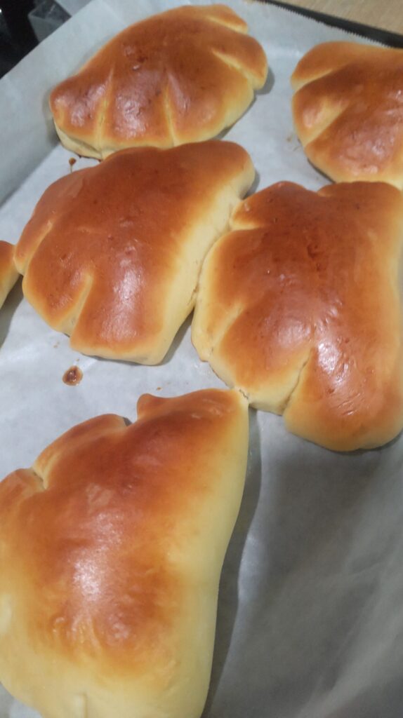 初心者でも簡単に作れるパンの種類と成功のコツ