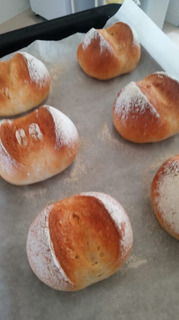 初心者でも簡単に作れるパンの種類と成功のコツ